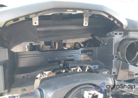 2018 Toyota Tacoma Trd Off Road z USA, uszkodzony, nr VIN 3TMAZ5CN8JM068737